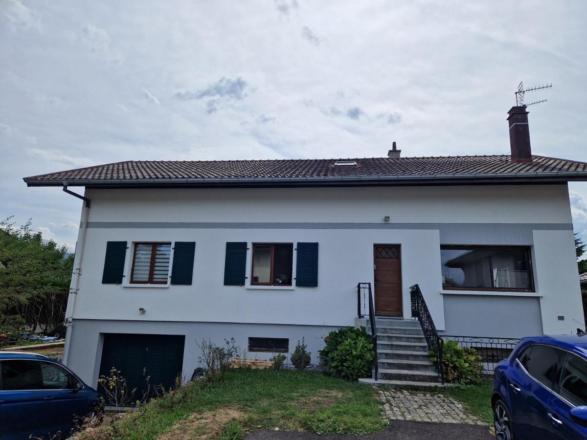 L' Oteni Publier Luaran gambar