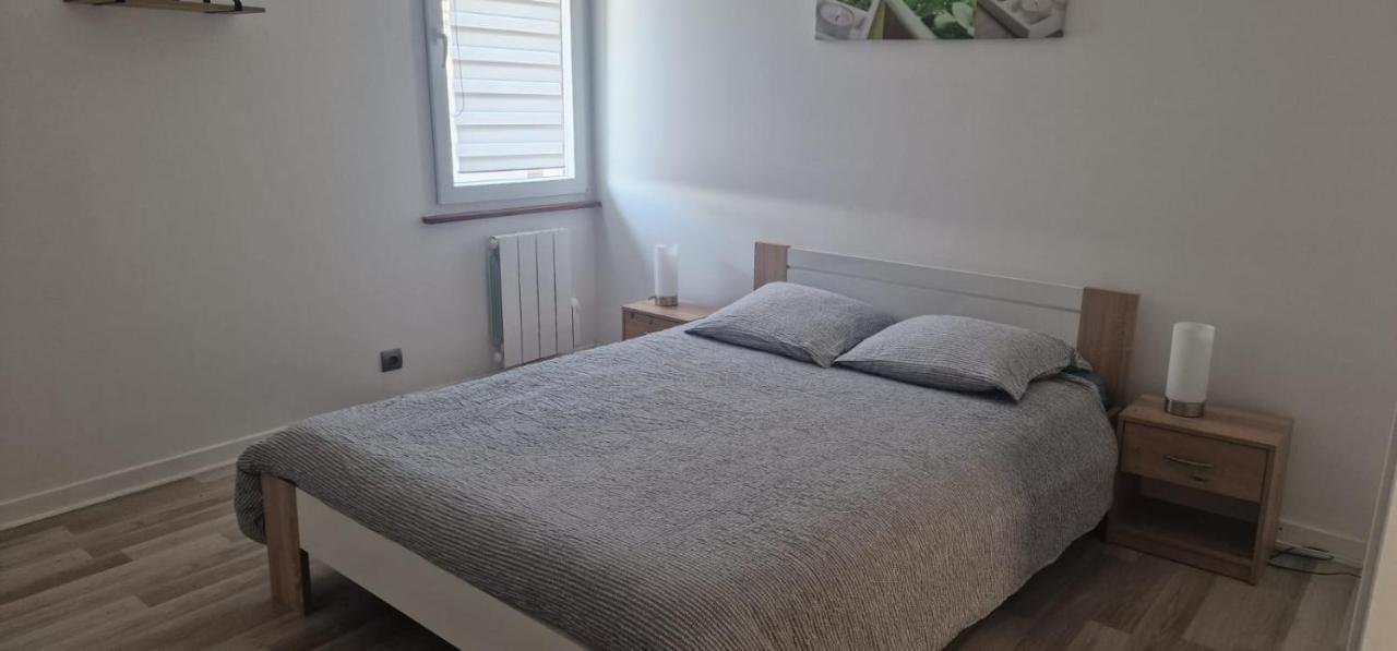 L' Oteni Publier Luaran gambar